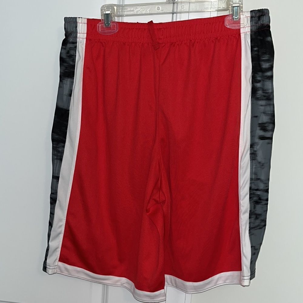 Sample New UGA Georgia Bulldogs Football logo gray red white mens 10” shorts L - Picture 3 of 8